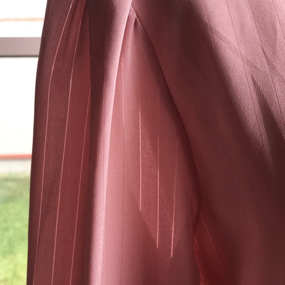 Pink chiffon blouse with attached tie - Picture 7 of 7